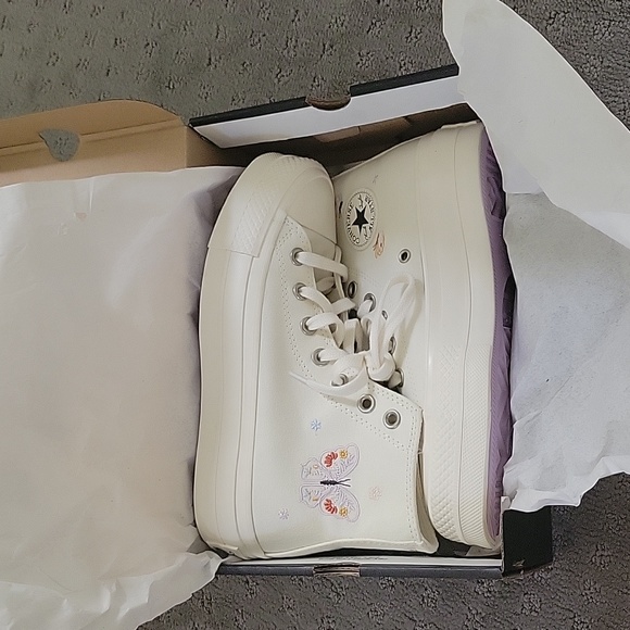 Converse Chuck Taylor All Star Lift Butterfly Wings Platform Sneaker - Picture 9 of 9